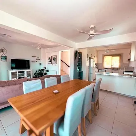 Daire Paphos 4 Bedrooms Konia